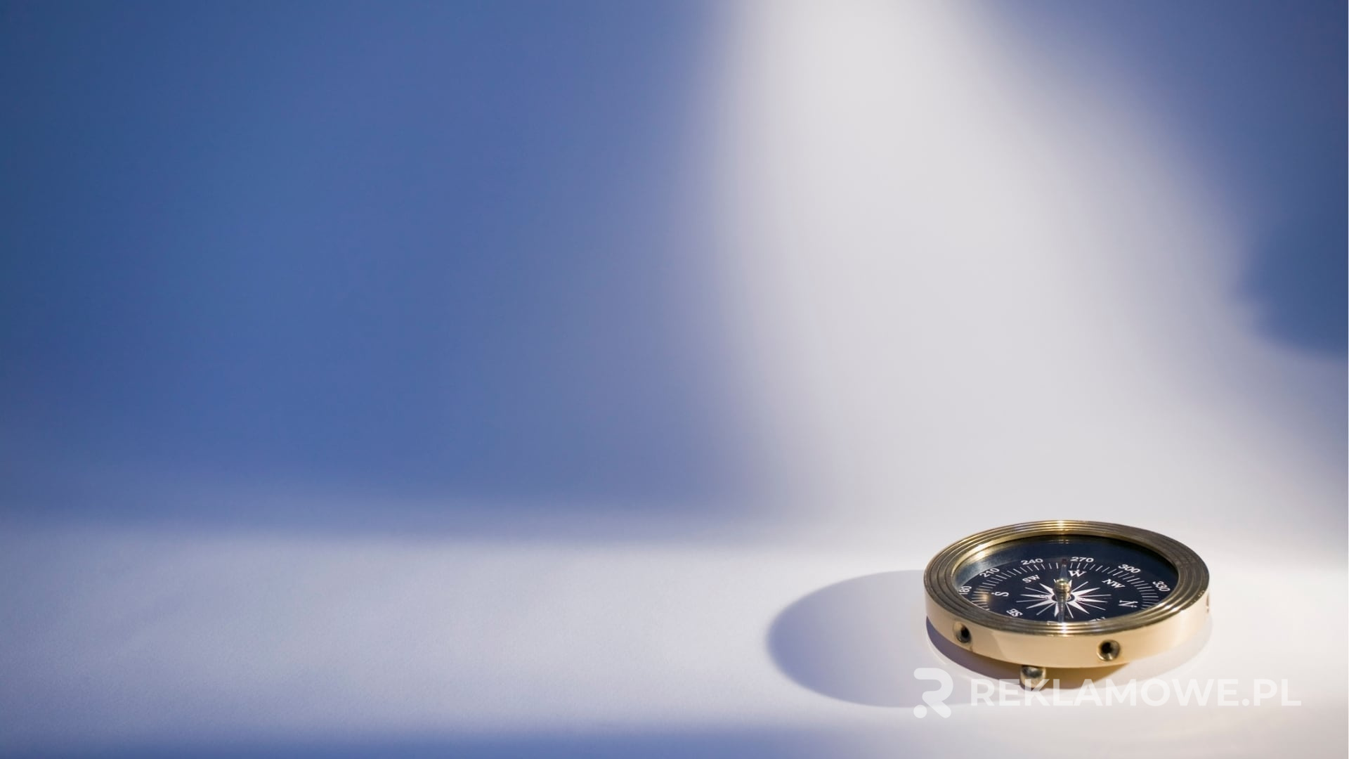 Kompas używany w różnych branżach